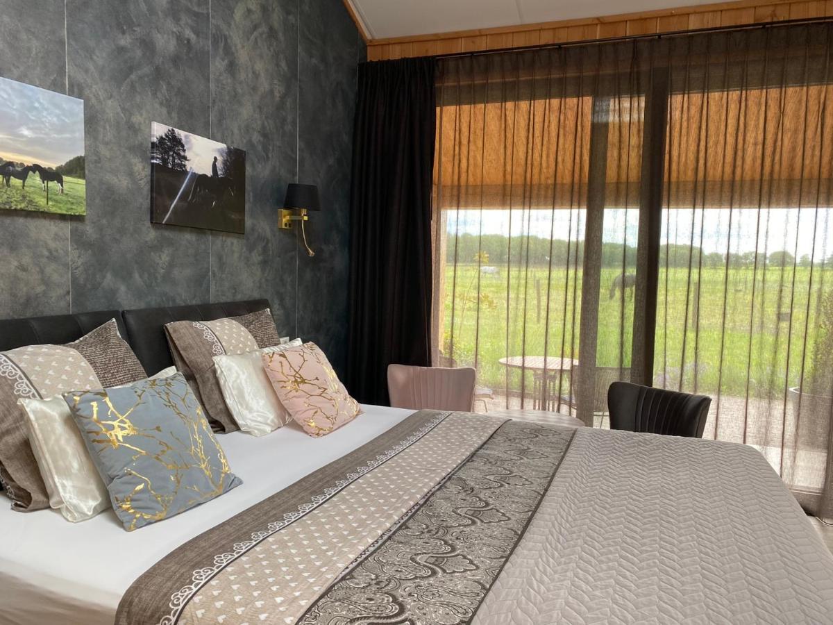 'T Heidepaleis Bed and Breakfast Garderen Eksteriør billede